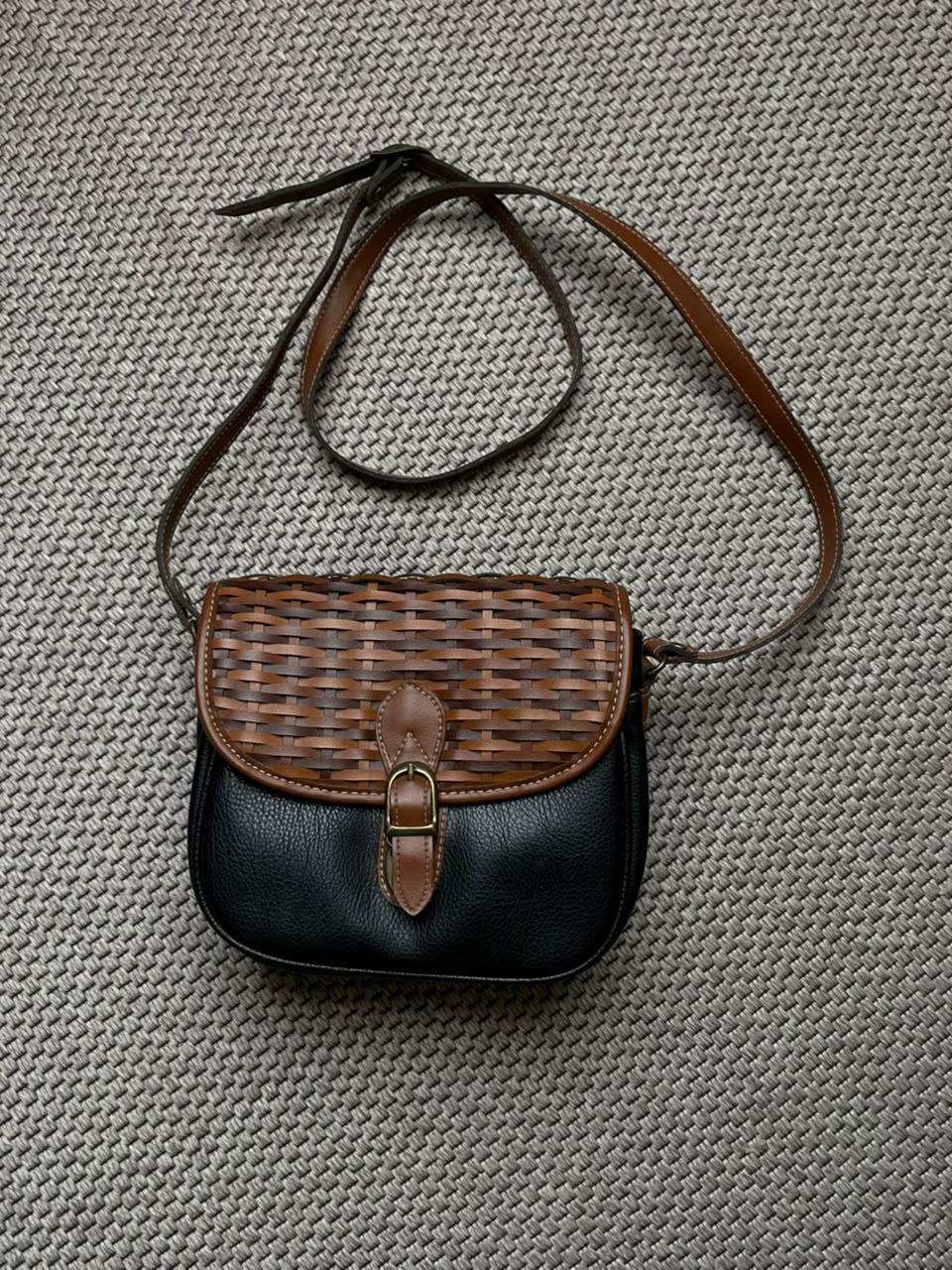 Vintage Two Tone Leather Saddle Crossbody Bag Woven Flap Black Brown Boho Purse