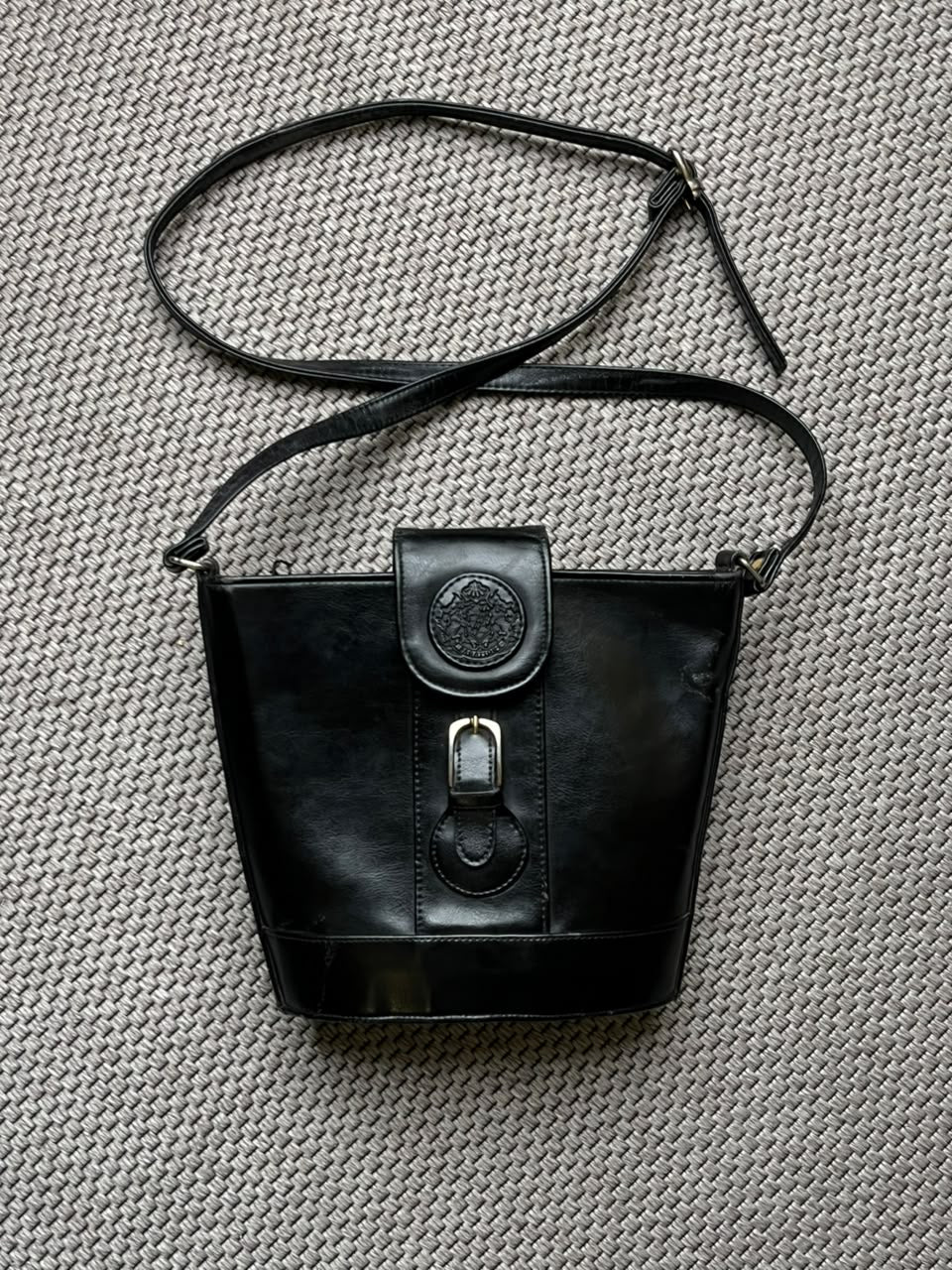 Vintage 90s Bagatique Black Structured Bucket Crossbody Bag Crest Buckle Flap