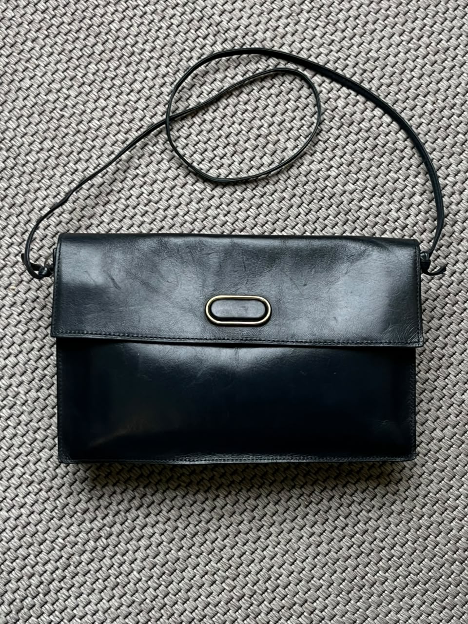 Vintage 90s Minimalist Navy Blue Leather Flap Shoulder Bag Crossbody Clutch Metal Ring