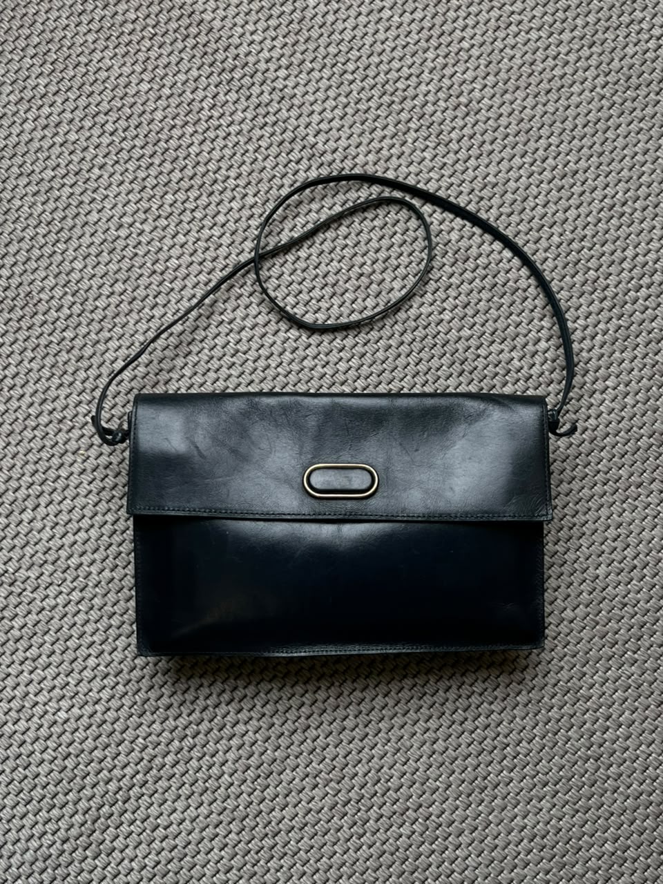 Vintage 90s Minimalist Navy Blue Leather Flap Shoulder Bag Crossbody Clutch Metal Ring
