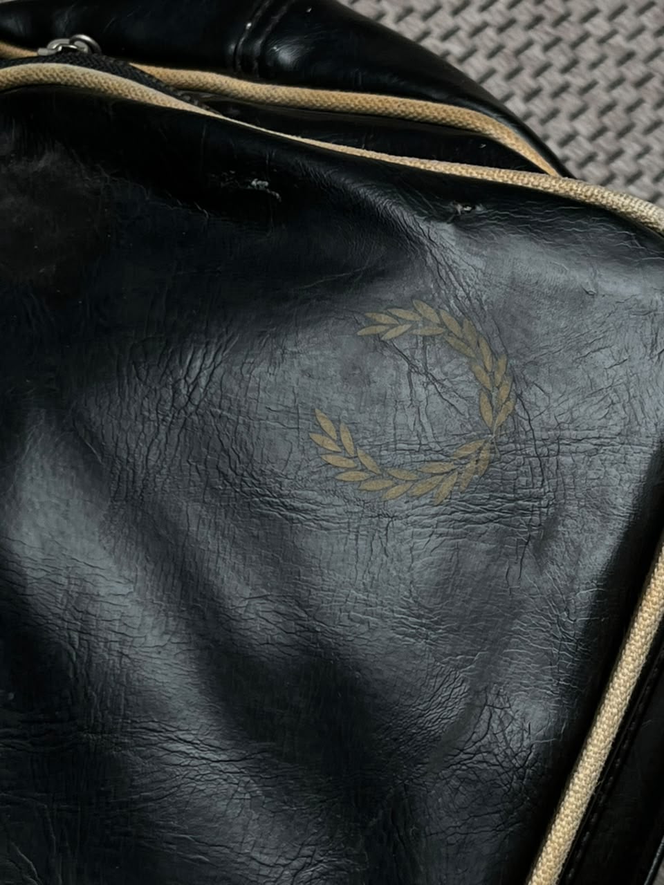 Fred Perry Classic Grip Bag Black PVC Barrel Holdall Duffel bag