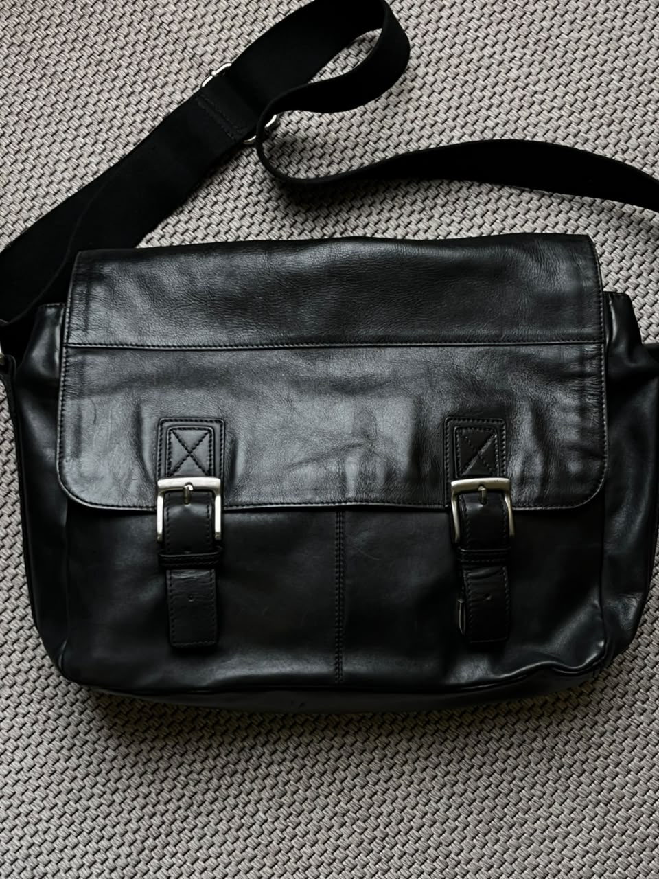 Fossil Brand Mens Black Leather Messenger Bag Laptop Crossbody Briefcase Flap