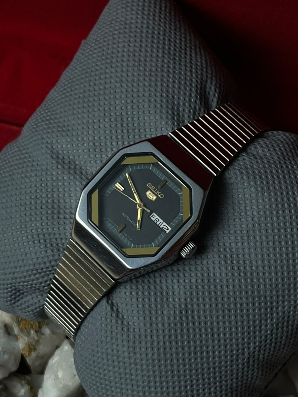 Vintage Seiko 5 2906-5510 Octagonal TV Case Black Dial Automatic Watch
