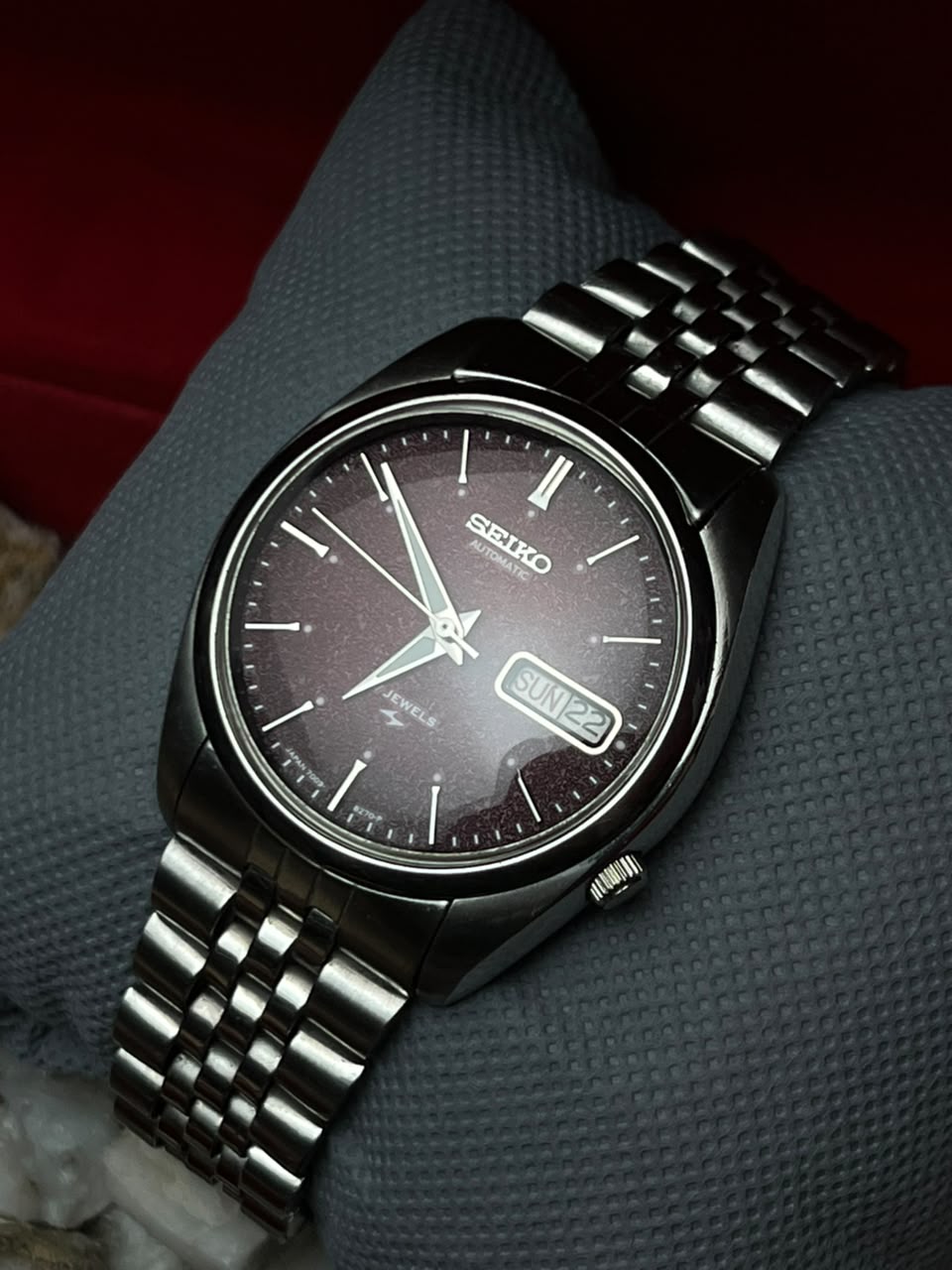 Vintage Seiko Automatic 7009-3210 Burgundy Sparkle Dial Men's Watch Jubilee Band