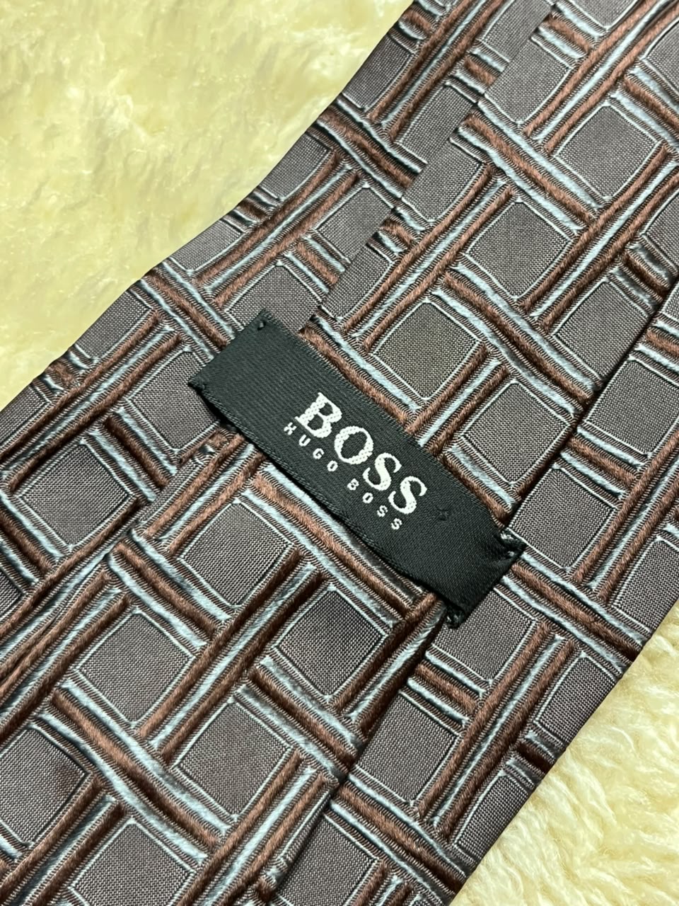 Boss Hugo Boss 100% Silk Tie Mens Brown Grey Woven Basketweave Grid Motif Italy