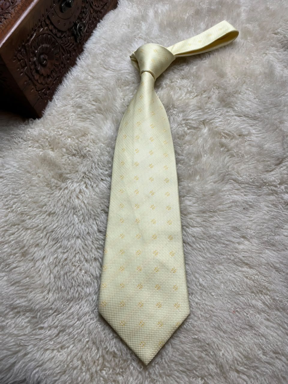 Versace Classic 100% Silk Tie Mens Light Yellow White Floral Geometric Dot Motif Italy