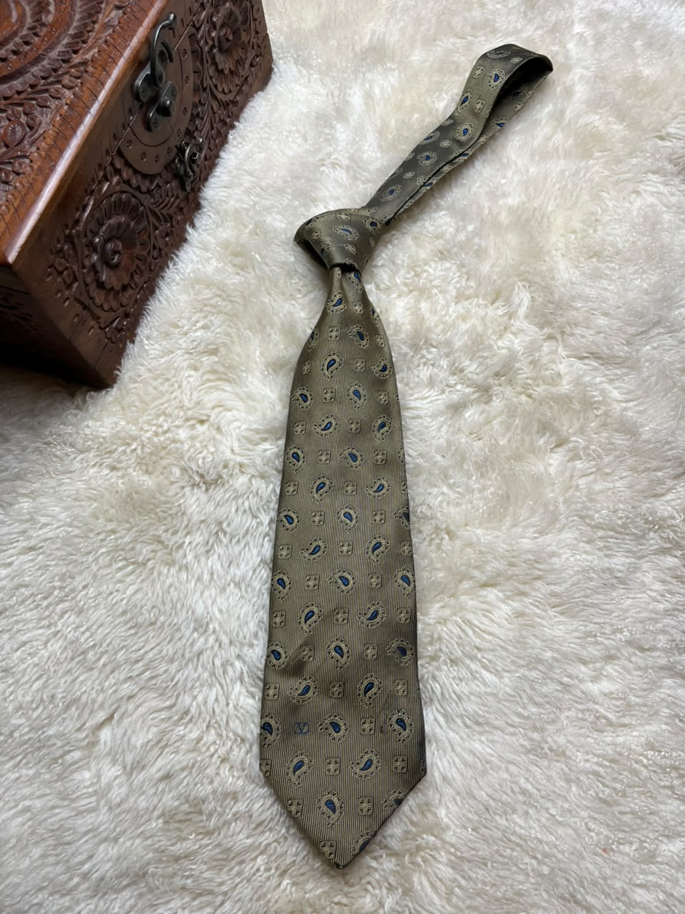Valentino Cravatte 100% Silk Tie Mens Olive Green Gold Blue Paisley Medallion Italy