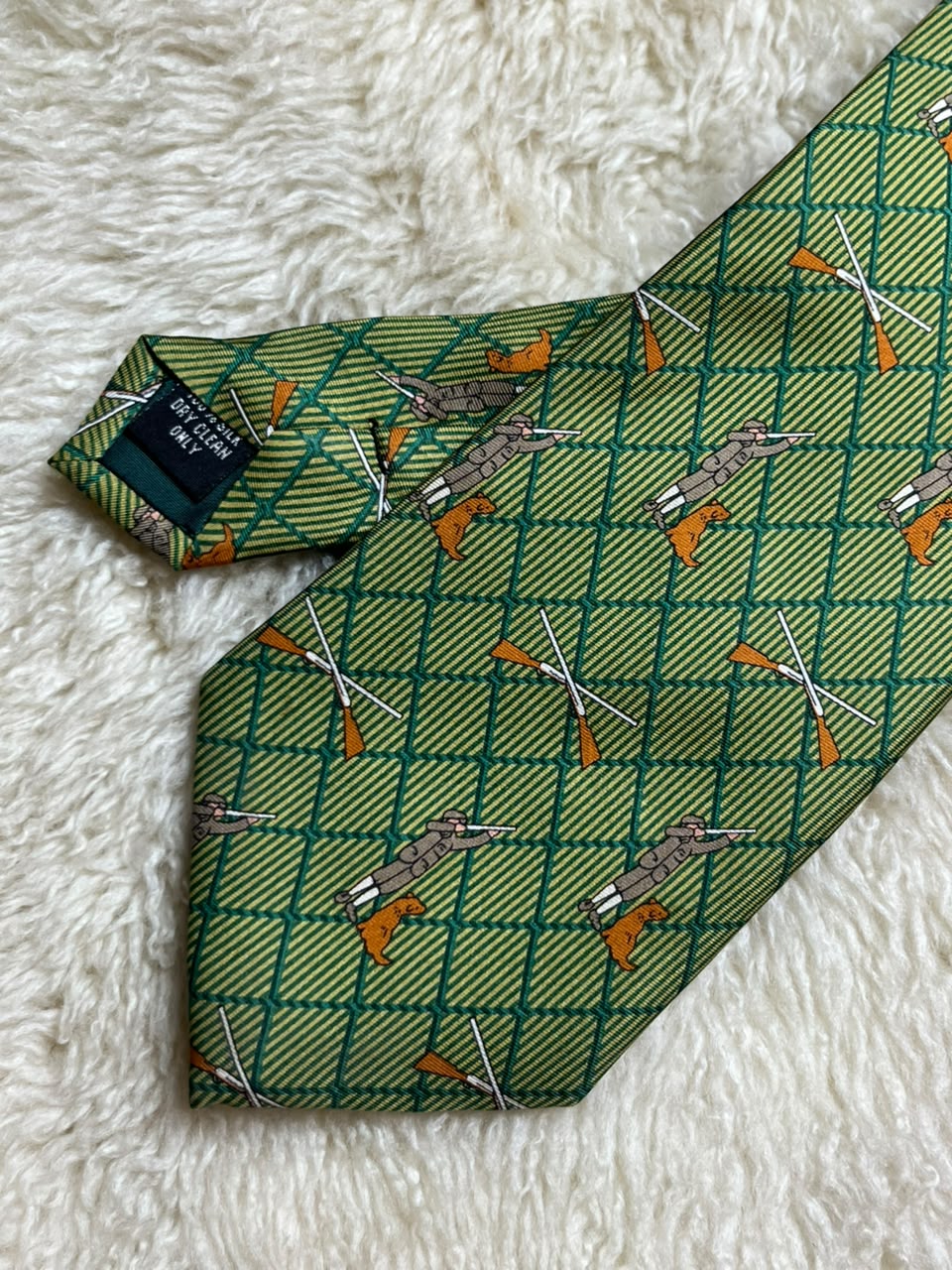 Soprano Country 100% Silk Tie Mens Green Orange Hunting Gun Dog Motif