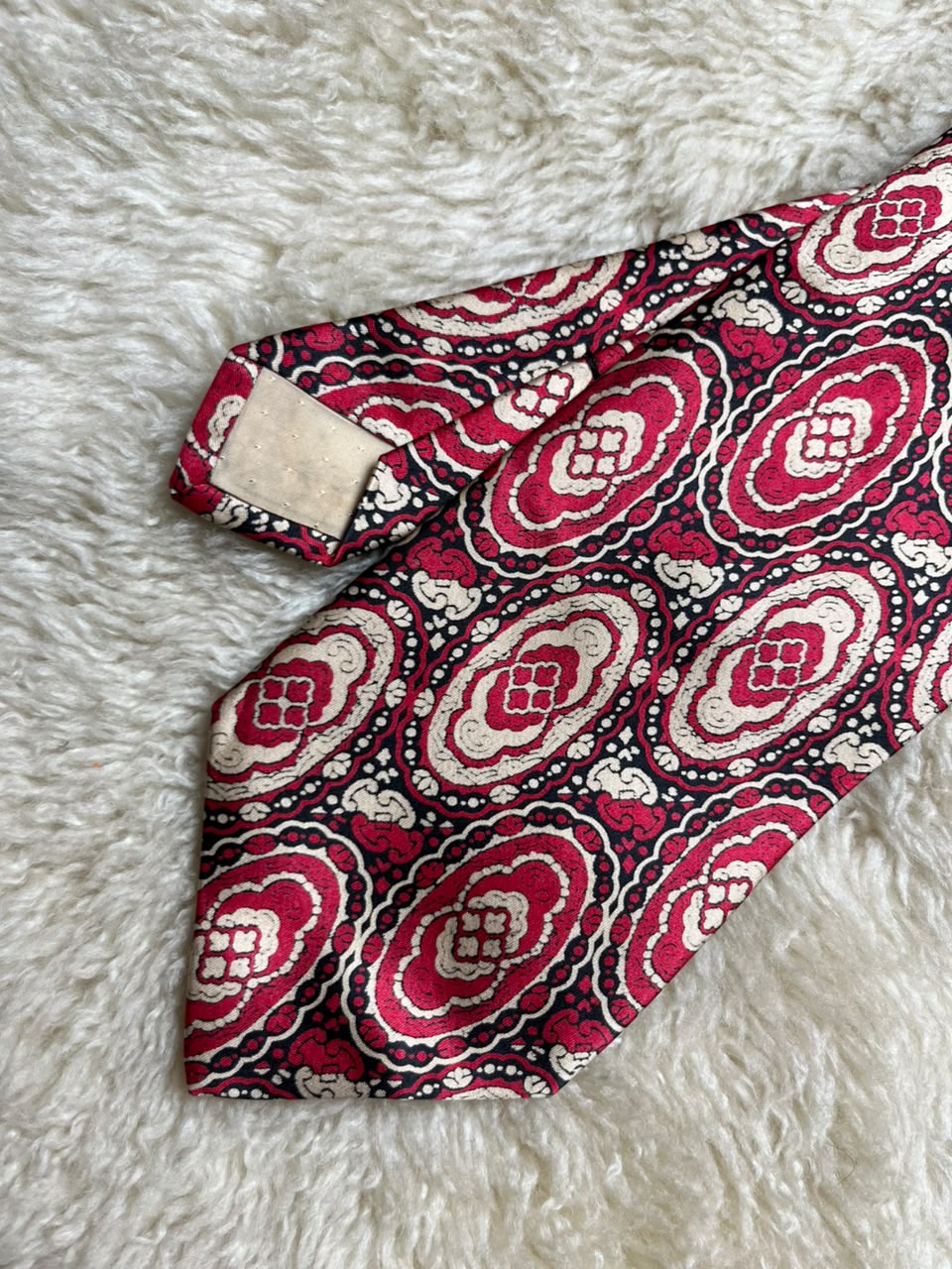 Gianfranco Ferre 100% Silk Tie Mens Red Black White Baroque Medallion Motif Italy