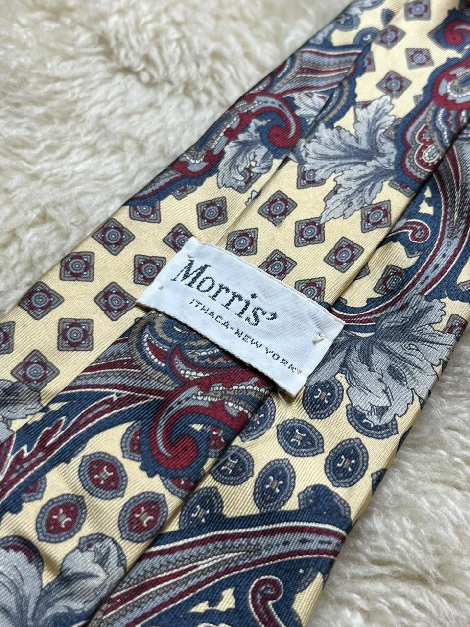 Morris Ithaca New York 100% Silk Tie Mens Gold Red Blue Paisley Floral Medallion USA