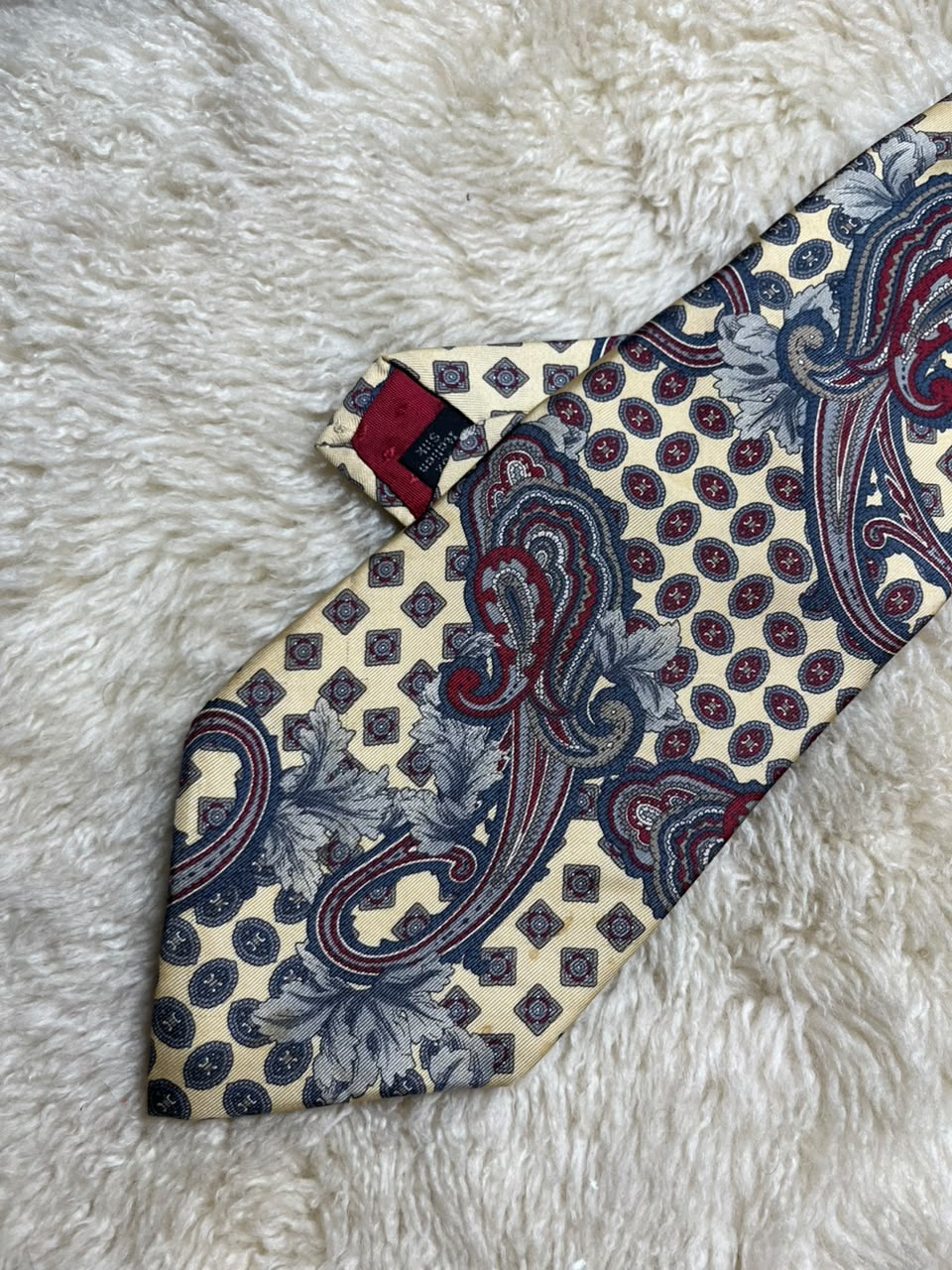 Morris Ithaca New York 100% Silk Tie Mens Gold Red Blue Paisley Floral Medallion USA