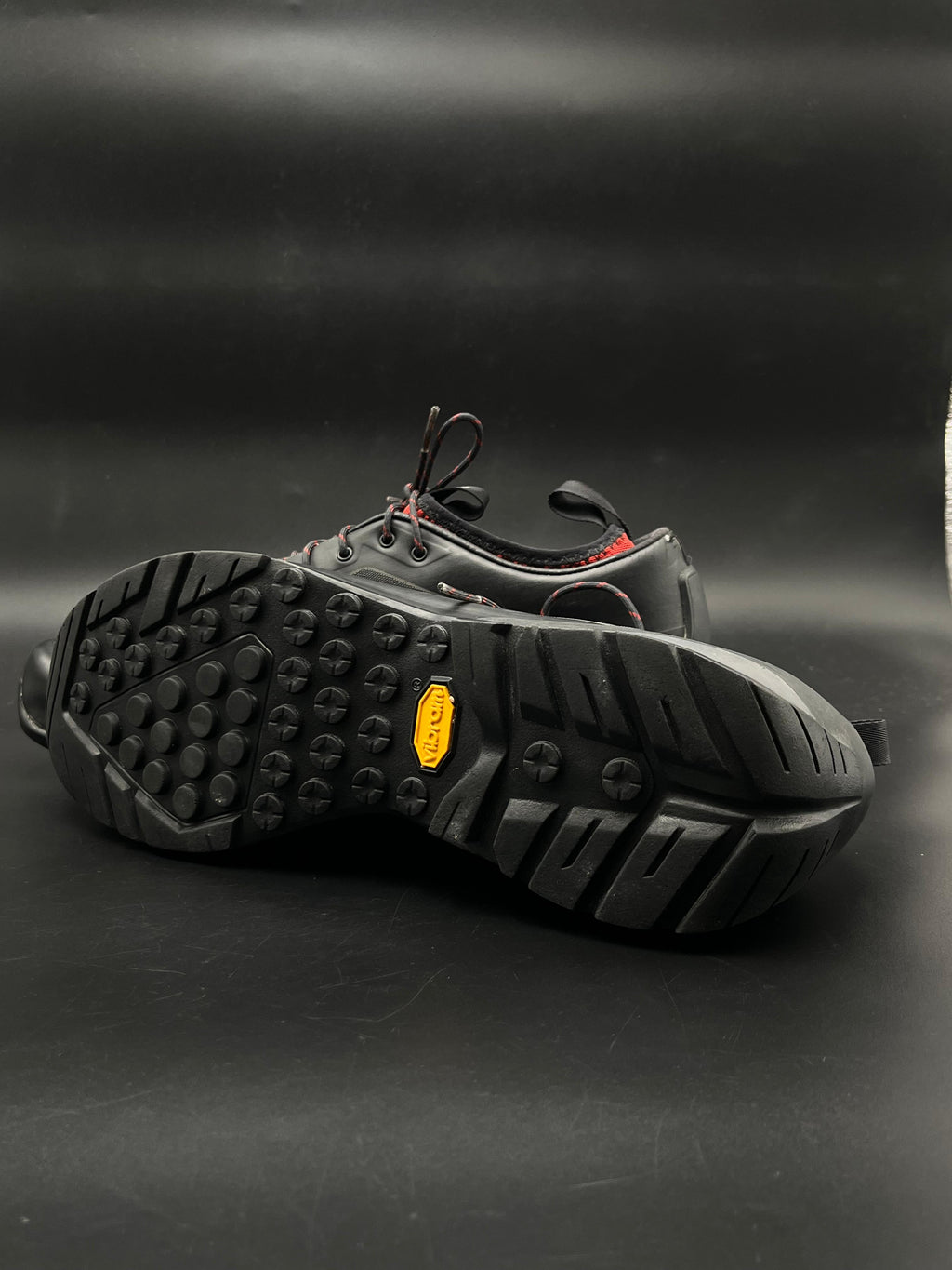 Arcteryx Acrux FL GTX Gore-Tex Vibram Approach Hiking Shoes Black Red - 44.5