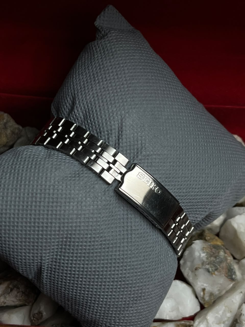 Vintage Seiko 5 Automatic Watch Blue Dial 4206-501A Jubilee Bracelet 1983