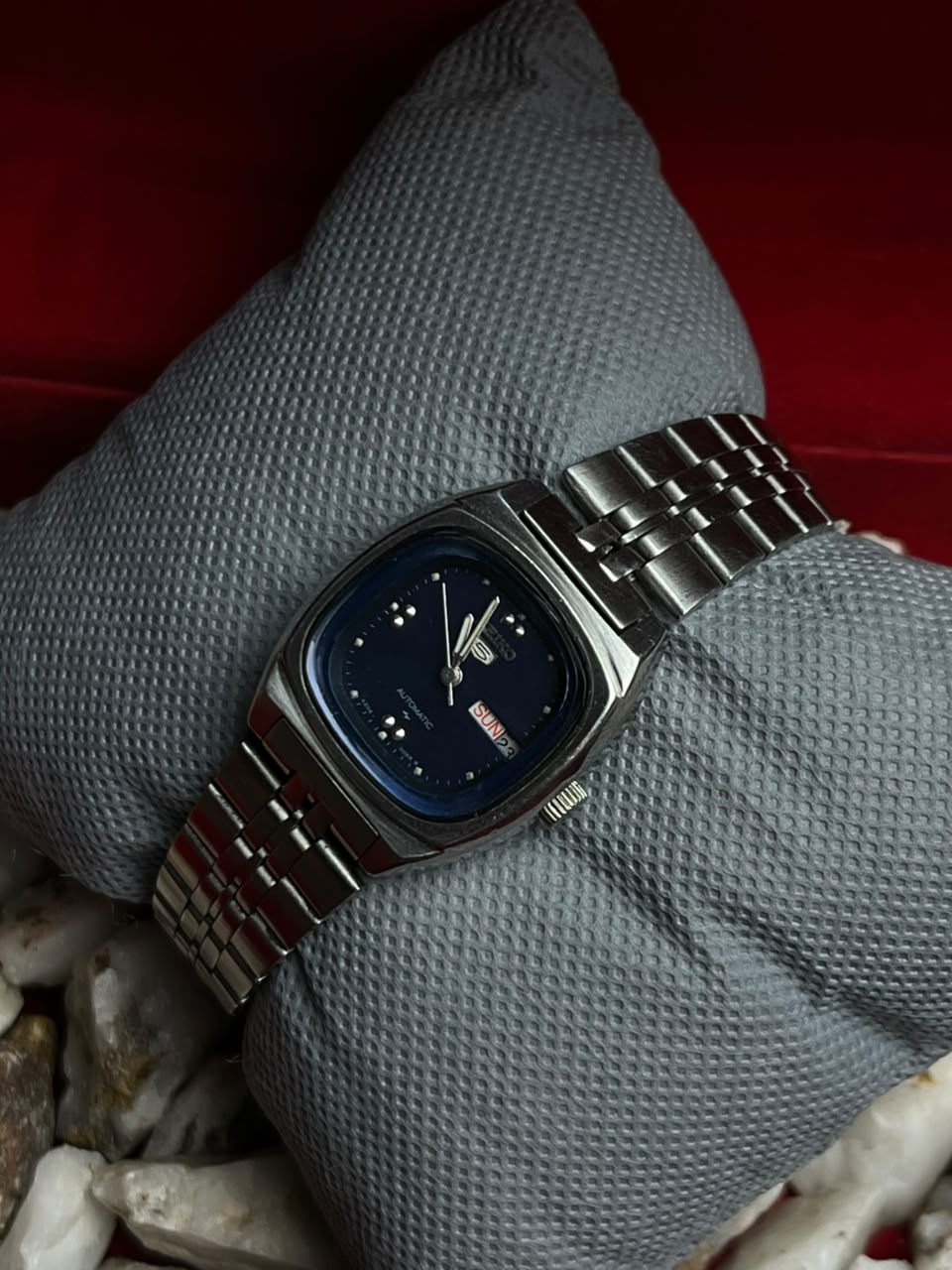 Vintage Seiko 5 Automatic Watch Blue Dial 4206-501A Jubilee Bracelet 1983